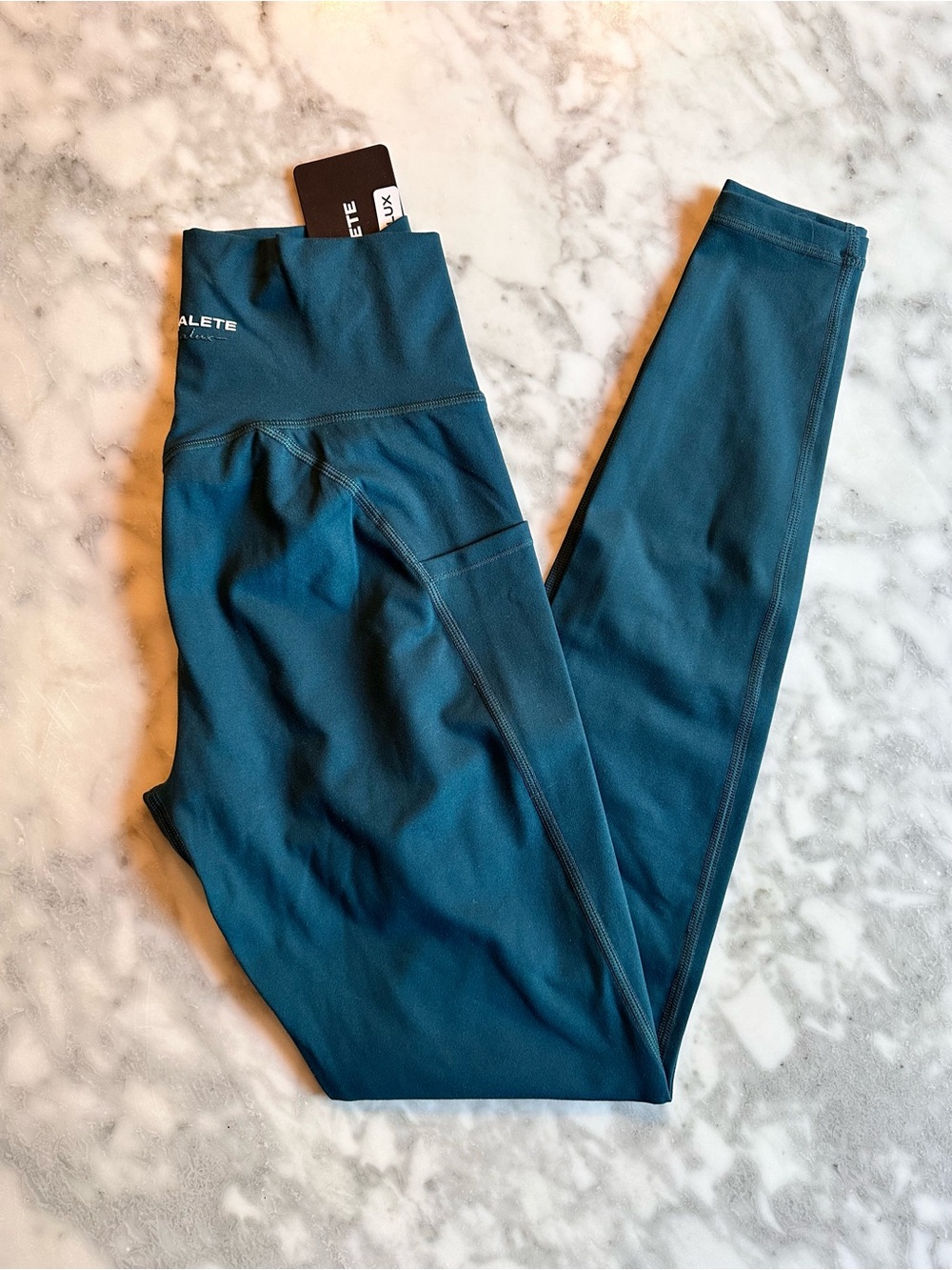 Alphalete Alphalux Leggings with pockets